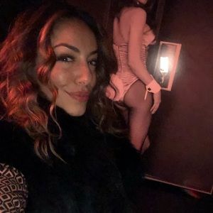 Meet your Posher, Hila